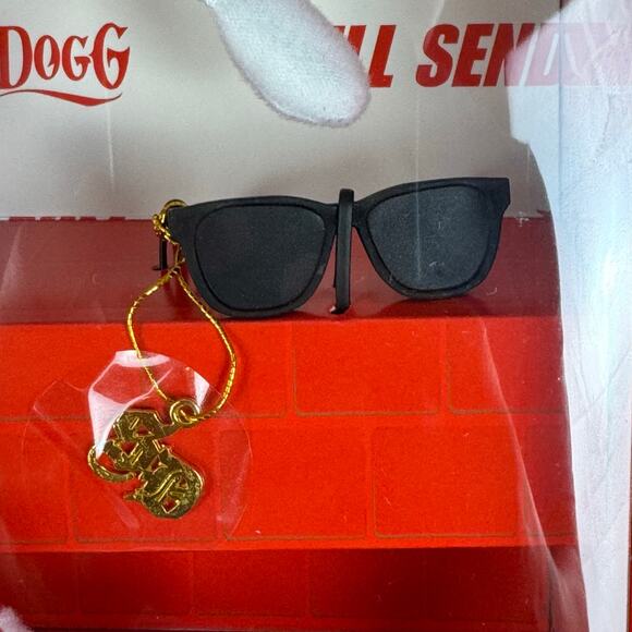 Snoop Dogg x Full Send Snoop on the Stoop-A Hood Tradition - Picture 5 of 7